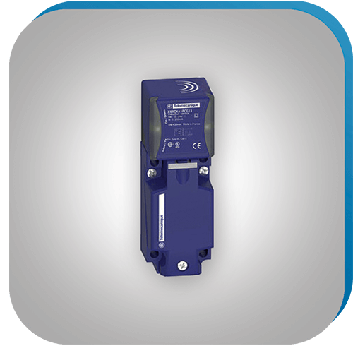 Induktiver Näherungsschalter für präzise Automatisierungstechnik.