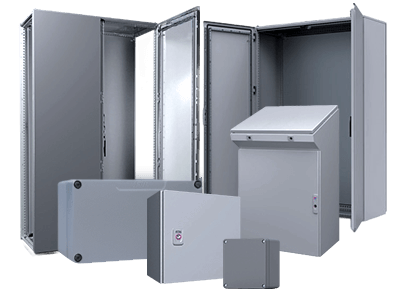 Verschieden Ausführungen von Schaltschränken und Gehäusen.