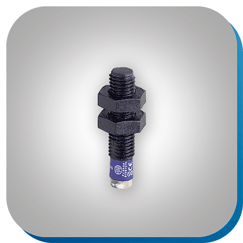 Ein Näherungssensor der Anwendung in der Automatisierungstechnik findet.