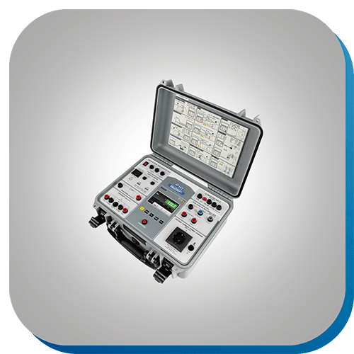 Ein Maschinen- und Anlagenprüfgerät in Form eines kompakten Koffers von HT-Instruments, das Anwendung im Schaltschrankbau findet.