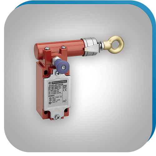 Ein rechts abgewinkelter Seilzugschalter mit einer Öse zum Ziehen aus Messing.