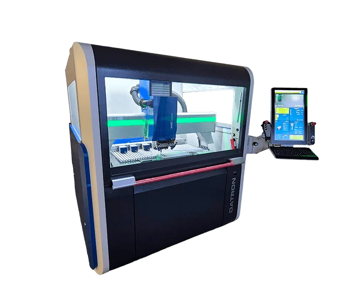 Die CNC-Fräse Datron M8Cube für unsere Gehäusebearbeitung