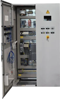 Kennzeichnungssysteme im Schaltschrank für strukturierte Kabel- und Komponentenbeschriftung zur sicheren Elektroinstallation.