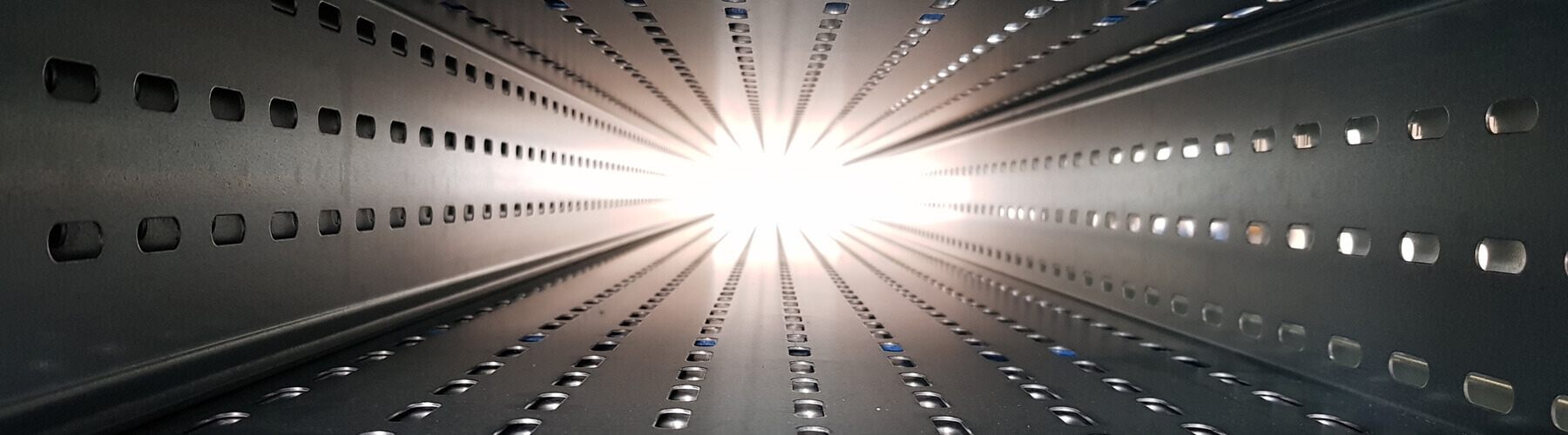 Durchsicht einer BAKS Kabelrinne